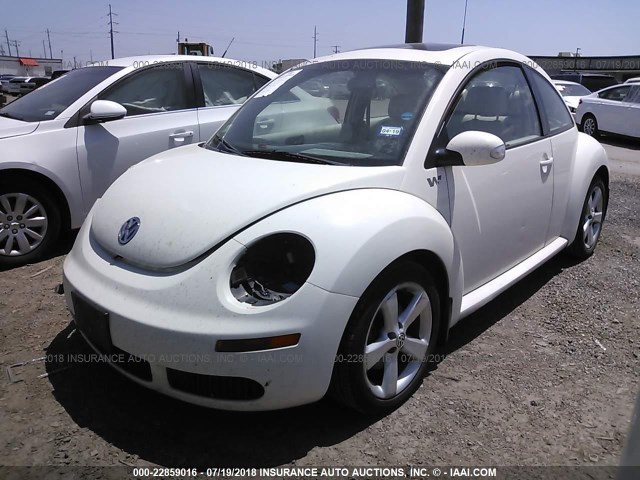 3VWFW31C18M513329 - 2008 VOLKSWAGEN NEW BEETLE TRIPLE WHITE WHITE photo 2