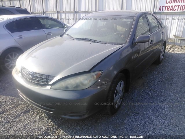 4T1BF32K22U515094 - 2002 TOYOTA CAMRY LE/XLE/SE ნაცრისფერი ფოტო 2