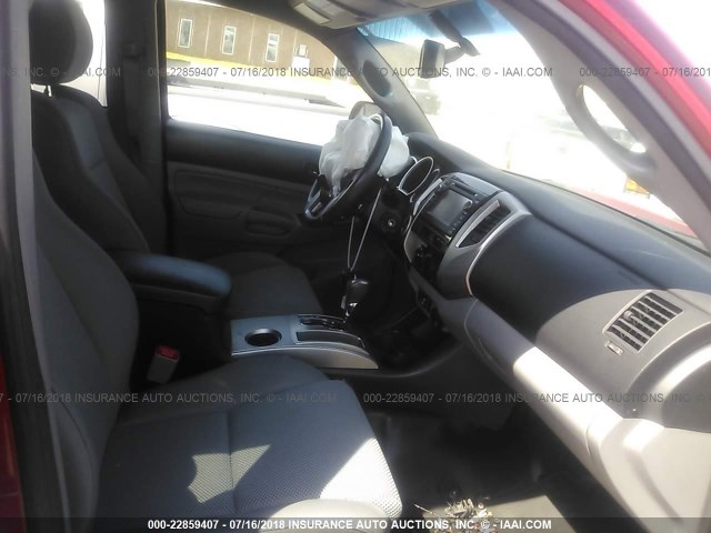 5TFLU4ENXDX070633 - 2013 TOYOTA TACOMA DOUBLE CAB წითელი ფოტო 5