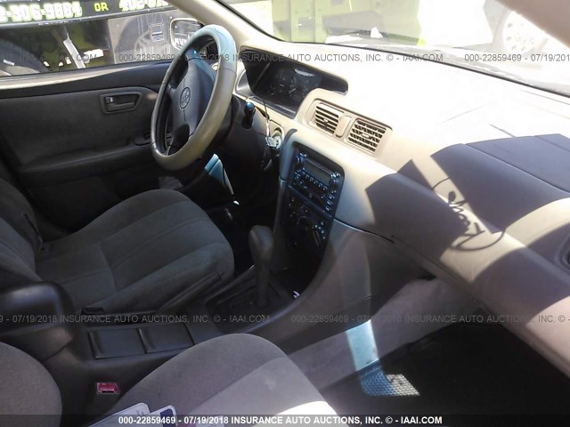 4T1BF22K71U958169 - 2001 TOYOTA CAMRY LE/XLE 米色 照片 5