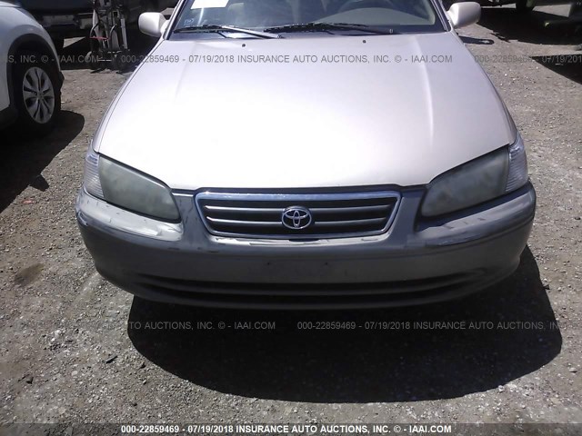 4T1BF22K71U958169 - 2001 TOYOTA CAMRY LE/XLE 米色 照片 6