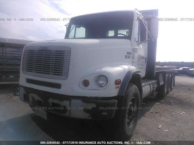 1FVMBGAS84HM34652 - 2004 FREIGHTLINER FL112  WHITE photo 2