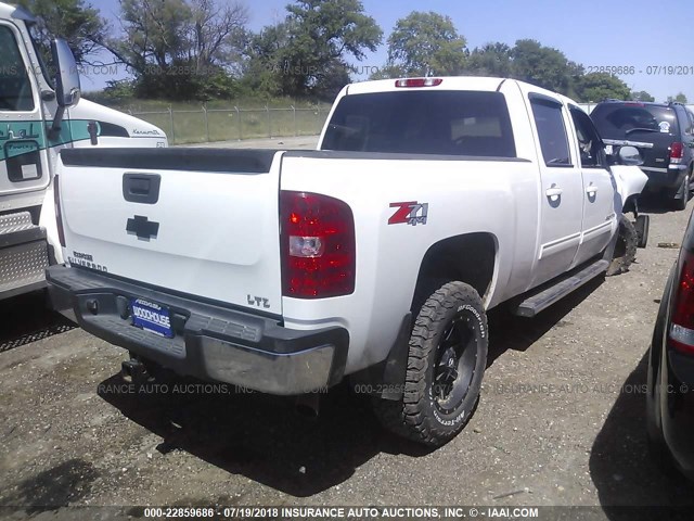 1GCHK63K09F131761 - 2009 CHEVROLET SILVERADO K2500 HEAVY DUTY LTZ WHITE photo 4