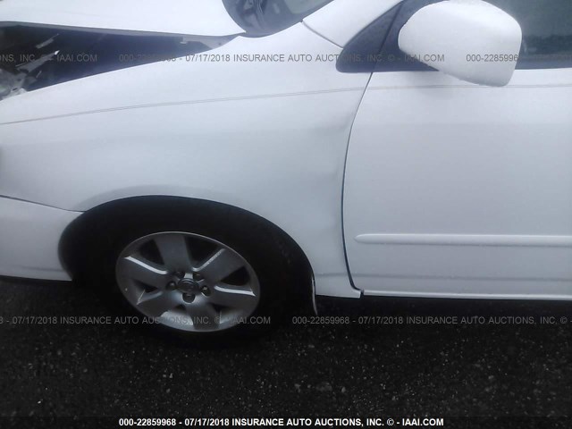 1NXBR32E27Z836576 - 2007 TOYOTA COROLLA CE/LE/S WHITE photo 6