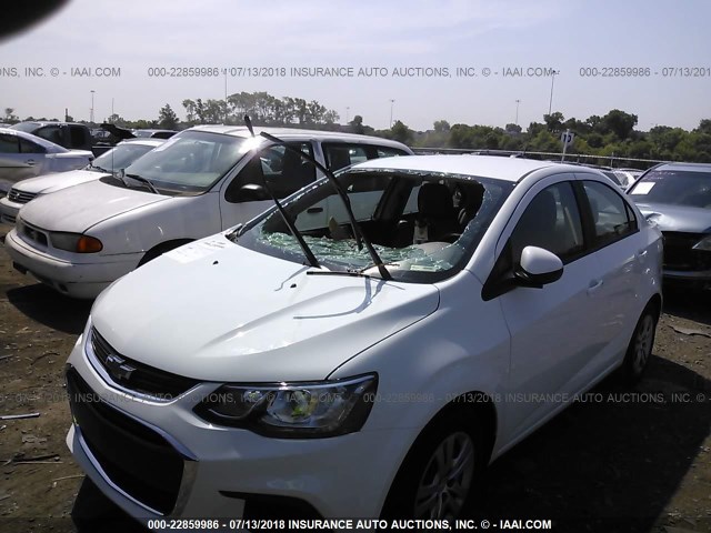 1G1JB5SH7J4109623 - 2018 CHEVROLET SONIC LS 白色 照片 2