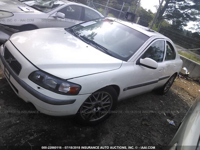 YV1RS61R622134837 - 2002 VOLVO S60 WHITE photo 2