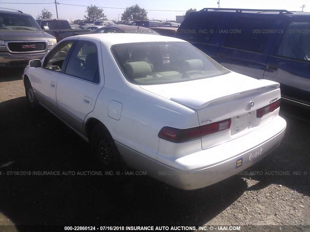 JT2BG28K3X0345855 - 1999 TOYOTA CAMRY LE/XLE WHITE photo 3