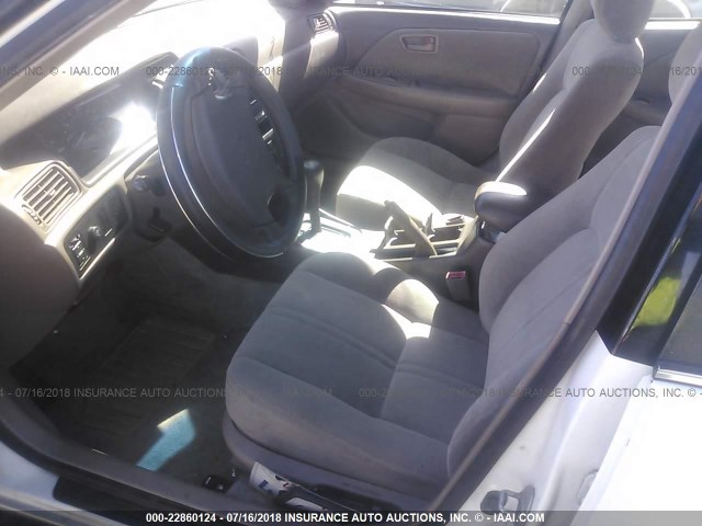 JT2BG28K3X0345855 - 1999 TOYOTA CAMRY LE/XLE WHITE photo 5