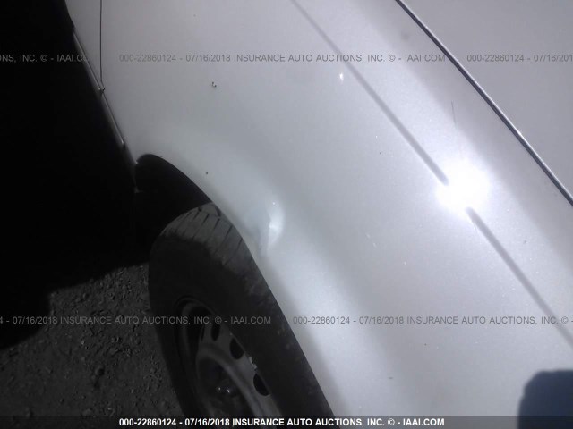 JT2BG28K3X0345855 - 1999 TOYOTA CAMRY LE/XLE WHITE photo 6