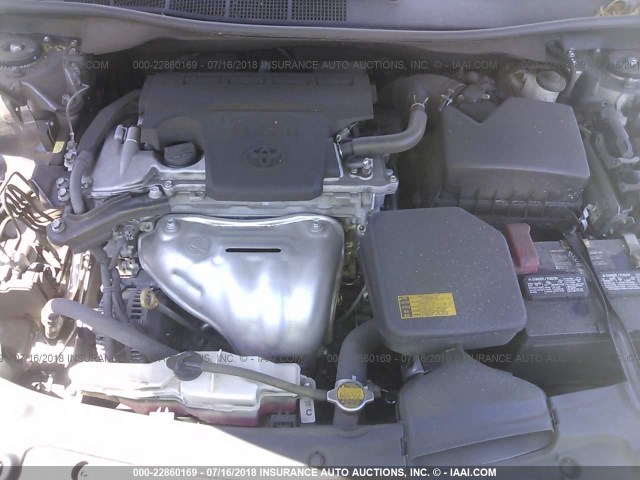 4T1BF1FK2EU828651 - 2014 TOYOTA CAMRY L/SE/LE/XLE ნაცრისფერი ფოტო 10