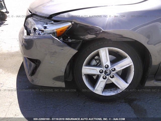 4T1BF1FK2EU828651 - 2014 TOYOTA CAMRY L/SE/LE/XLE ნაცრისფერი ფოტო 6