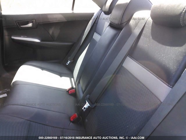 4T1BF1FK2EU828651 - 2014 TOYOTA CAMRY L/SE/LE/XLE ნაცრისფერი ფოტო 8