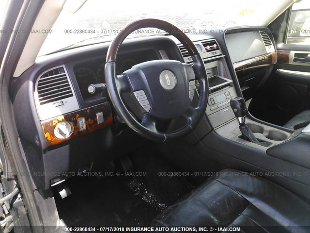 5LMFU27R03LJ46943 - 2003 LINCOLN NAVIGATOR 黑色 照片 5