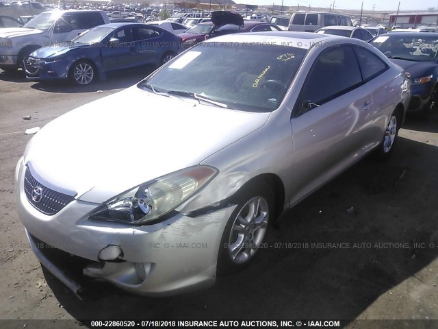 4T1CE38P26U581810 - 2006 TOYOTA CAMRY SOLARA SE/SLE ვერცხლისფერი ფოტო 2