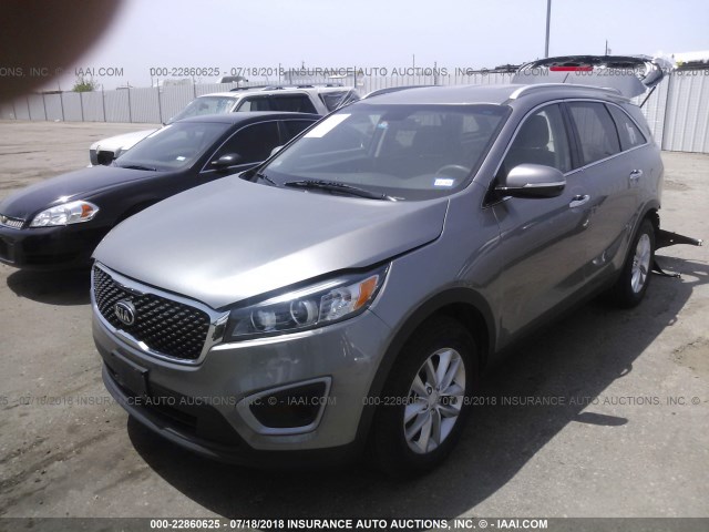 5XYPG4A57GG176074 - 2016 KIA SORENTO LX/L GRAY photo 2