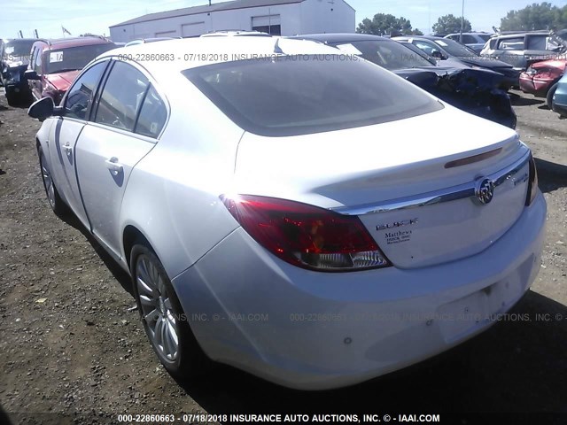 W04GS5ECXB1032759 - 2011 BUICK REGAL CXL WHITE photo 3