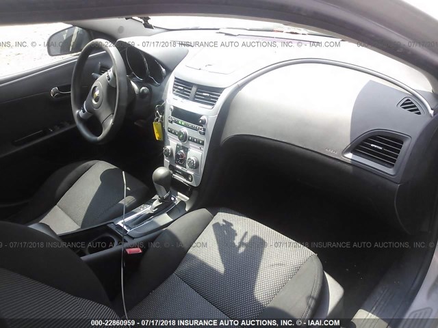 1G1ZC5E12BF228443 - 2011 CHEVROLET MALIBU 1LT 银色 照片 5