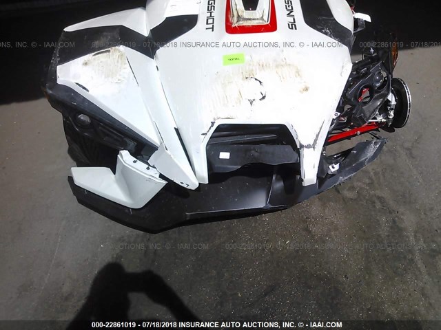 57XAAPFA4G7115168 - 2016 POLARIS SLINGSHOT SL WHITE photo 5