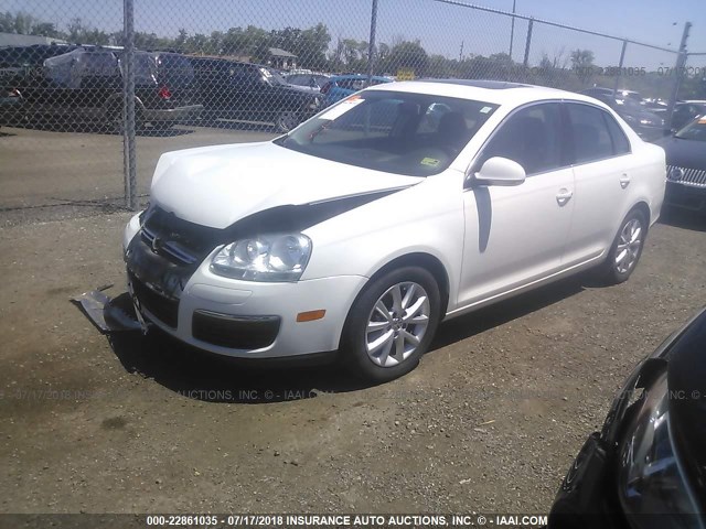 3VWRX7AJ6AM040680 - 2010 VOLKSWAGEN JETTA SE/SEL WHITE photo 2