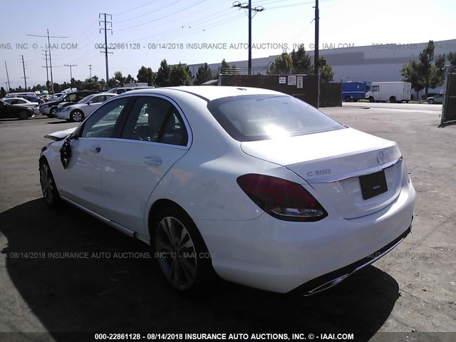 55SWF4JB3JU246557 - 2018 MERCEDES-BENZ C 300 WHITE photo 3