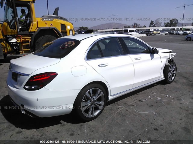 55SWF4JB3JU246557 - 2018 MERCEDES-BENZ C 300 WHITE photo 4