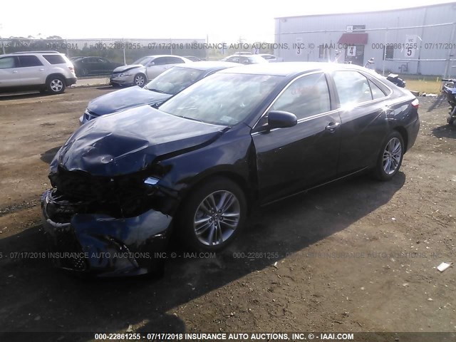 4T1BF1FK2GU135954 - 2016 TOYOTA CAMRY LE/XLE/SE/XSE Dark Blue photo 2