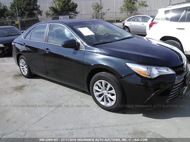 4T4BF1FKXFR510297 - 2015 TOYOTA CAMRY LE/XLE/SE/XSE 黑色 照片 1