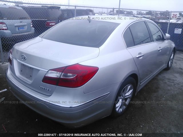 KMHGC4DD8DU212665 - 2013 HYUNDAI GENESIS 3.8L SILVER photo 4