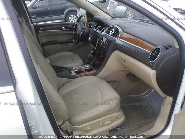 5GAKVBED0BJ341057 - 2011 BUICK ENCLAVE CXL 白色 照片 5