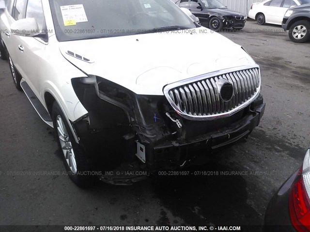 5GAKVBED0BJ341057 - 2011 BUICK ENCLAVE CXL WHITE photo 6