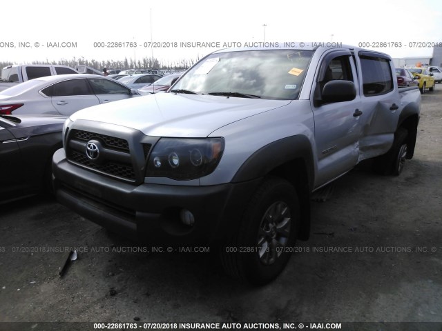 5TFJU4GN4BX008940 - 2011 TOYOTA TACOMA DOUBLE CAB PRERUNNER SILVER photo 2