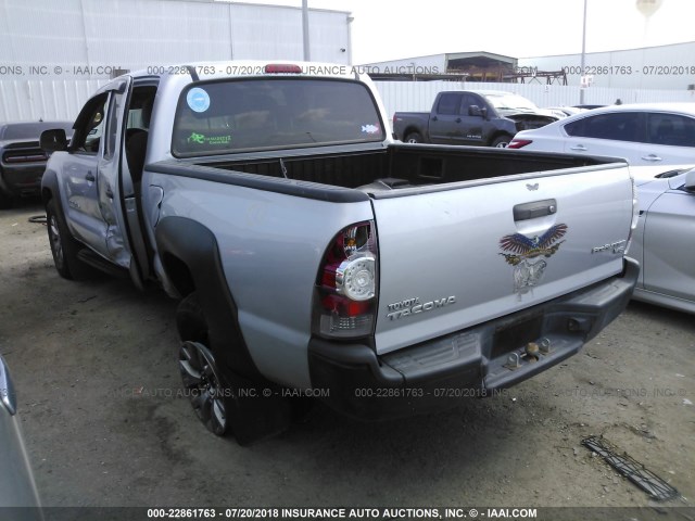 5TFJU4GN4BX008940 - 2011 TOYOTA TACOMA DOUBLE CAB PRERUNNER SILVER photo 3