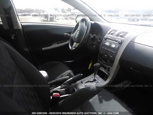 1NXBU4EE0AZ382481 - 2010 TOYOTA COROLLA S/LE/XLE BLACK photo 5