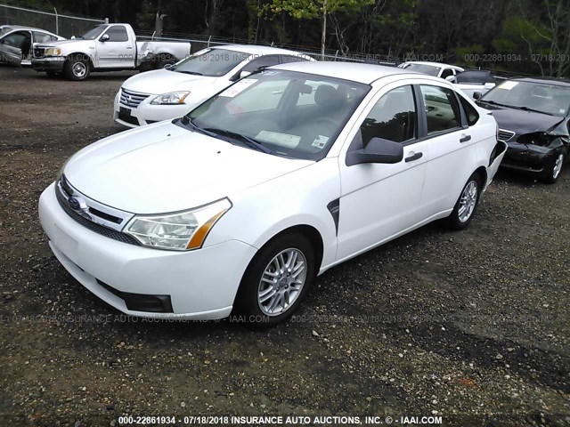 1FAHP35N58W249364 - 2008 FORD FOCUS SE/SEL/SES WHITE photo 2