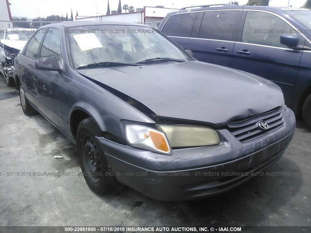 4T1BG22K7XU483788 - 1999 TOYOTA CAMRY CE/LE/XLE 灰色 照片 1