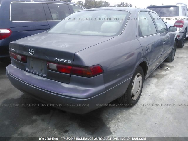 4T1BG22K7XU483788 - 1999 TOYOTA CAMRY CE/LE/XLE GRAY photo 4