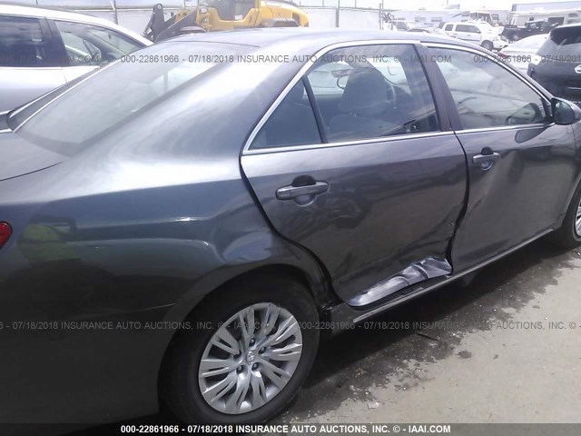 4T1BF1FK4EU463759 - 2014 TOYOTA CAMRY L/SE/LE/XLE ნაცრისფერი ფოტო 6