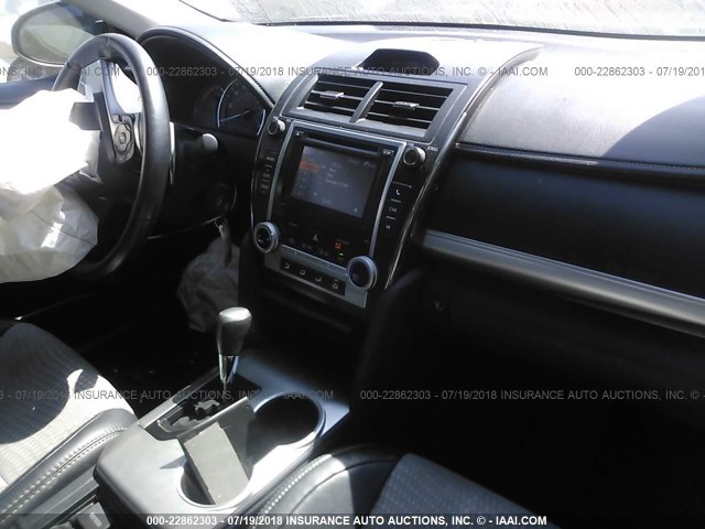 4T1BF1FK7CU137337 - 2012 TOYOTA CAMRY SE/LE/XLE BLACK photo 5