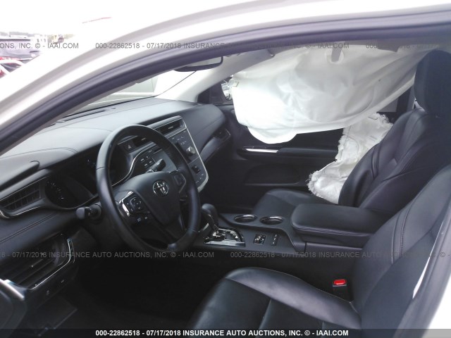 4T1BK1EBXGU204726 - 2016 TOYOTA AVALON XLE PLUS/PREMIUM/TOUR/LTD WHITE photo 5