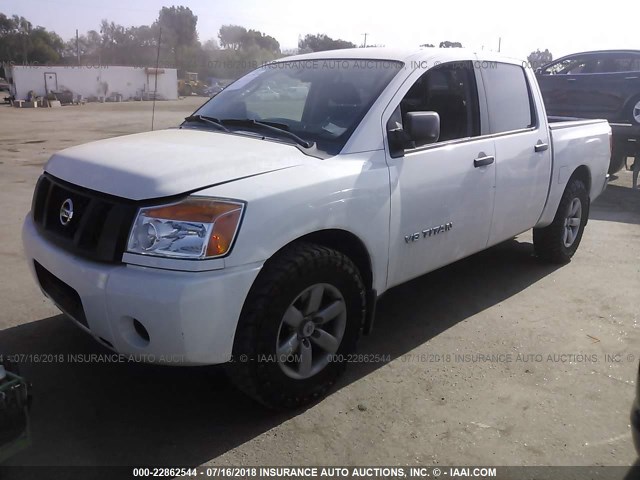 1N6AA0EK5BN304908 - 2011 NISSAN TITAN S/SV/SL/PRO-4X WHITE photo 2