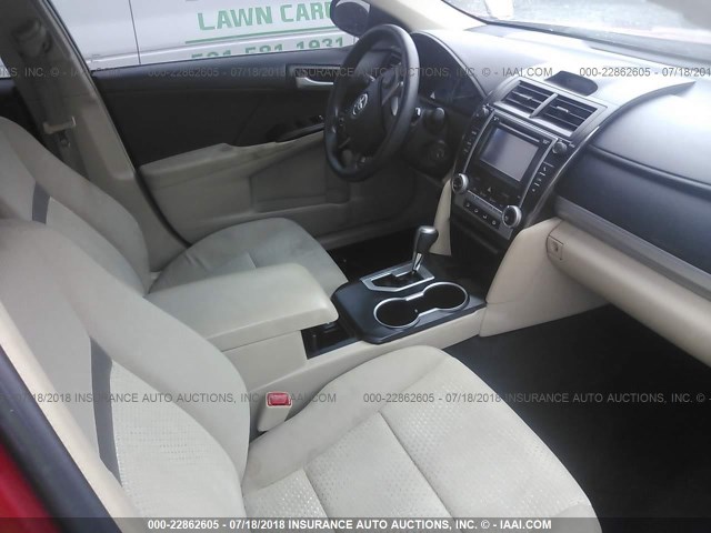 4T1BF1FK9DU665155 - 2013 TOYOTA CAMRY L/SE/LE/XLE 红色 照片 5