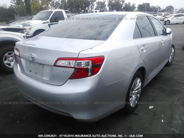 4T4BF1FK8DR312587 - 2013 TOYOTA CAMRY L/SE/LE/XLE SILVER photo 4