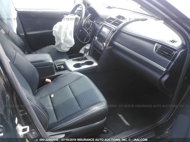 4T1BF1FK1CU195072 - 2012 TOYOTA CAMRY SE/LE/XLE BLACK photo 5