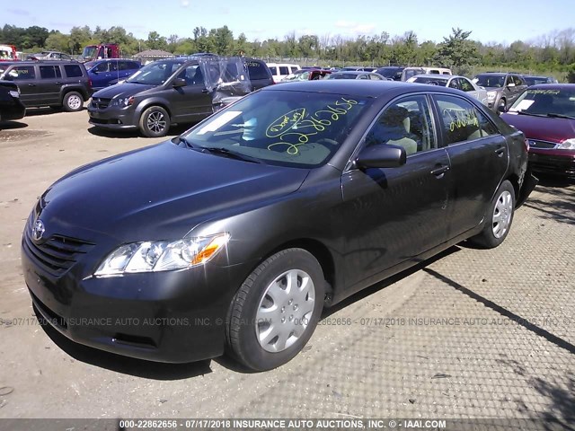 4T4BE46KX7R003504 - 2007 TOYOTA CAMRY NEW GENERATION CE/LE/XLE/SE GRAY photo 2