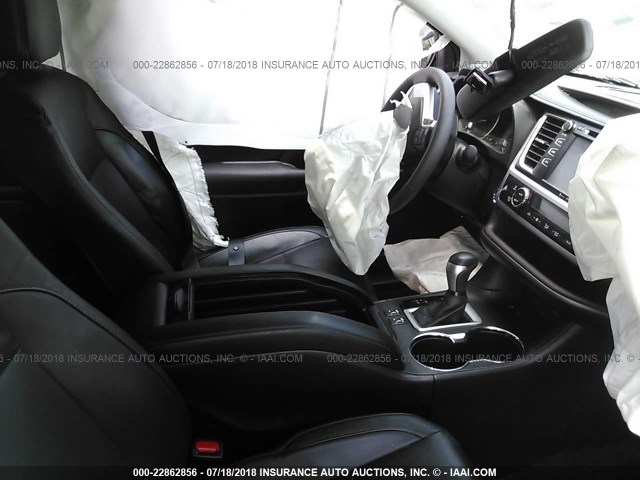 5TDKKRFH2GS154656 - 2016 TOYOTA HIGHLANDER XLE შავი ფოტო 5