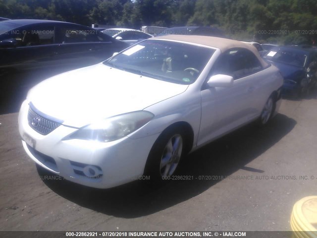 4T1FA38P57U131353 - 2007 TOYOTA CAMRY SOLARA SE/SLE WHITE photo 2