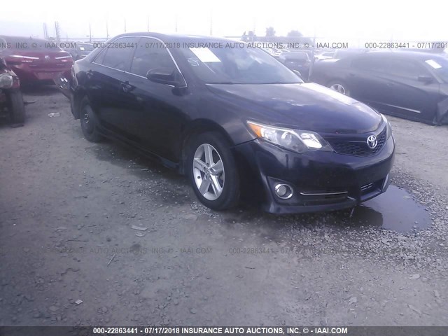 4T1BF1FK3EU317157 - 2014 TOYOTA CAMRY L/SE/LE/XLE შავი ფოტო 1