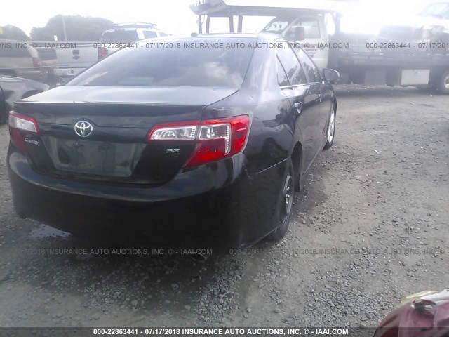 4T1BF1FK3EU317157 - 2014 TOYOTA CAMRY L/SE/LE/XLE შავი ფოტო 4