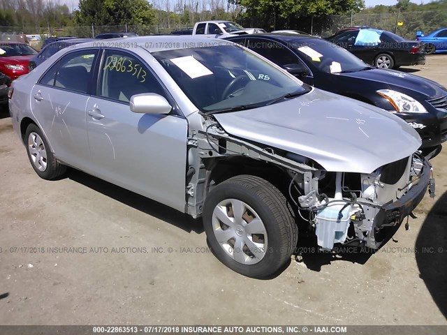 4T1BE46KX7U613526 - 2007 TOYOTA CAMRY NEW GENERAT CE/LE/XLE/SE SILVER photo 1