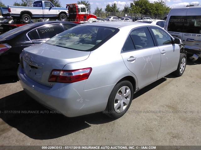 4T1BE46KX7U613526 - 2007 TOYOTA CAMRY NEW GENERAT CE/LE/XLE/SE SILVER photo 4